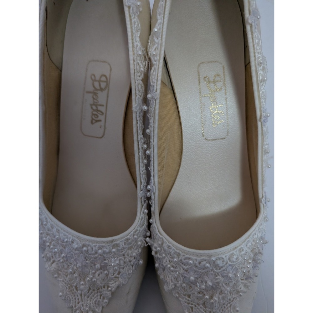Women's White Silk Dyeable Wedding Heels Size 11N